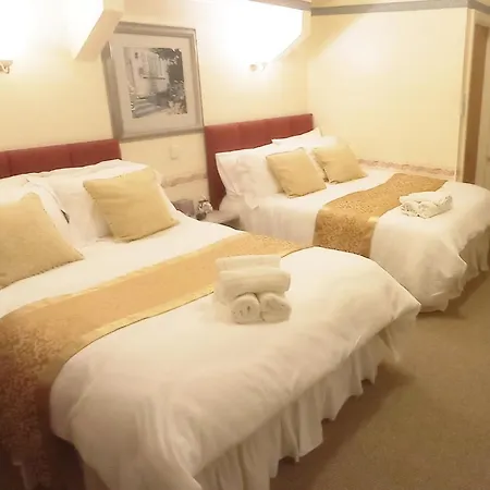 Oyo Lily Hotel Blackpool-3
