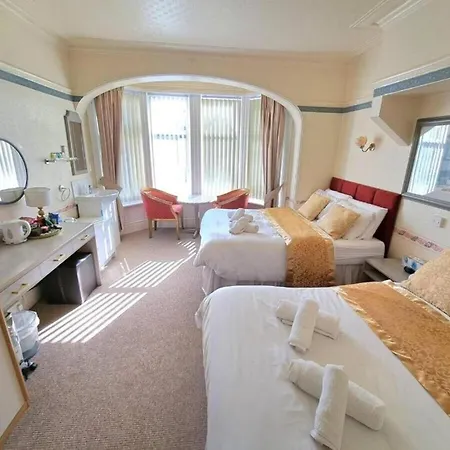 Oyo Lily Hotel Blackpool-2